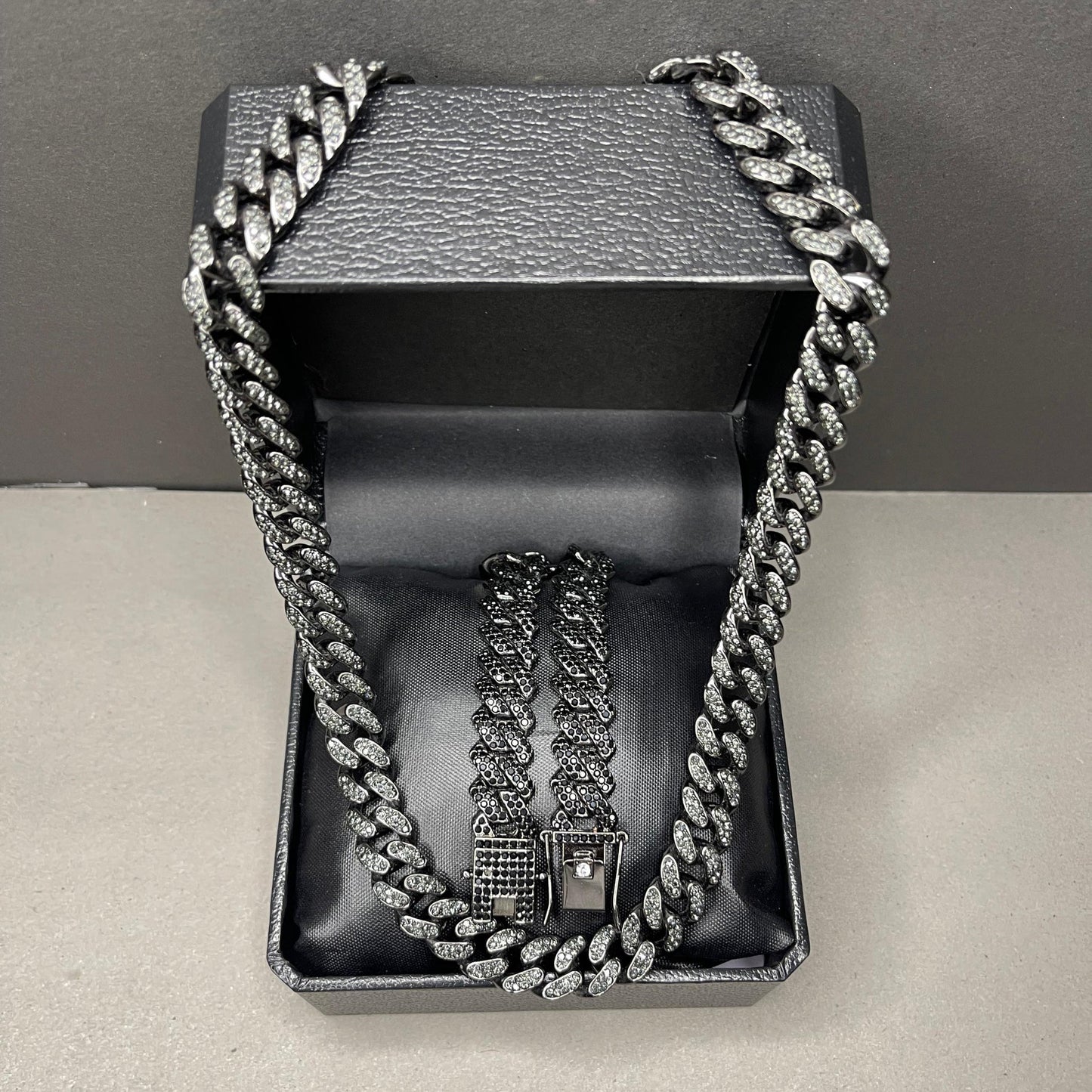 ⚫Black Moon: Chain & Bracelet Set
