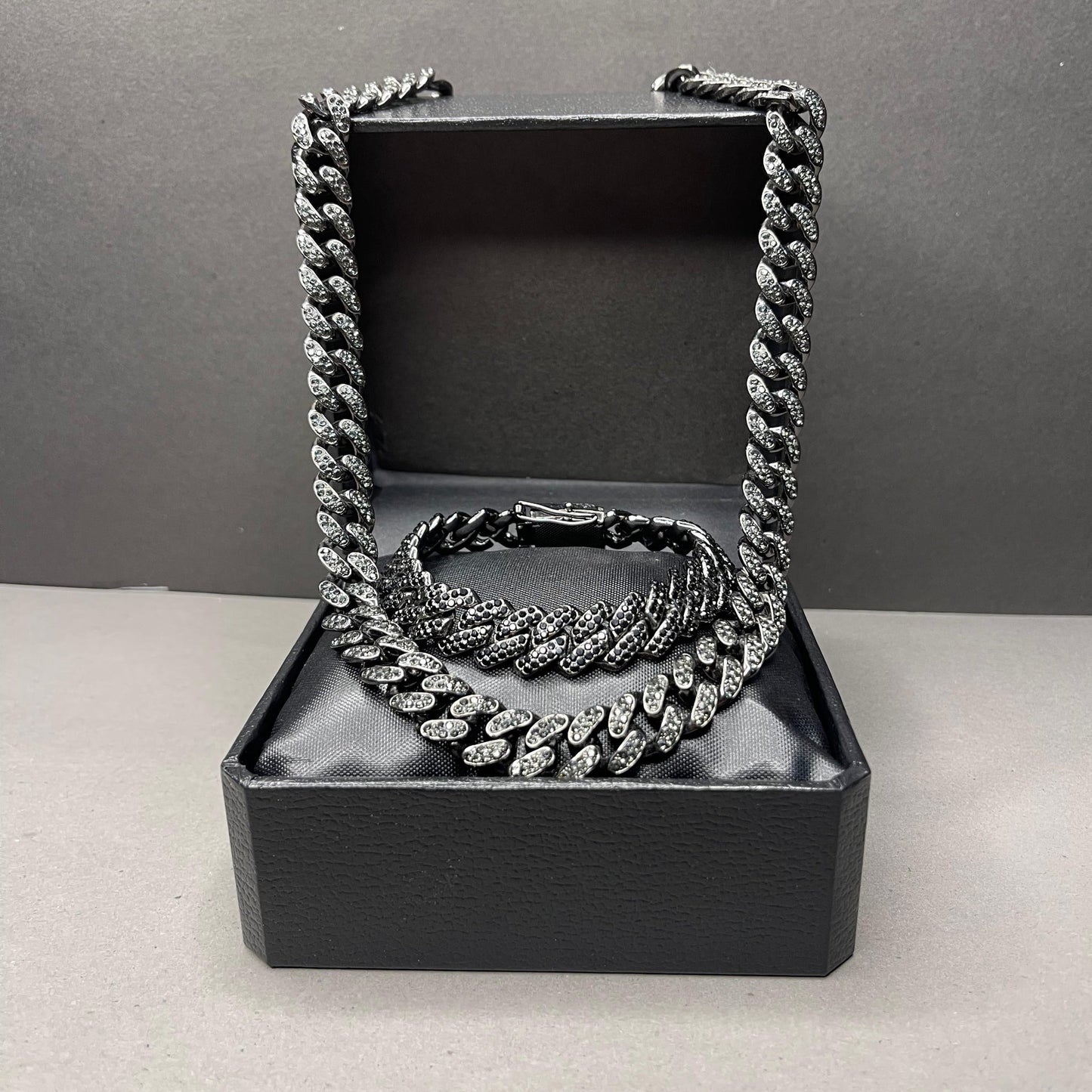 ⚫Black Moon: Chain & Bracelet Set