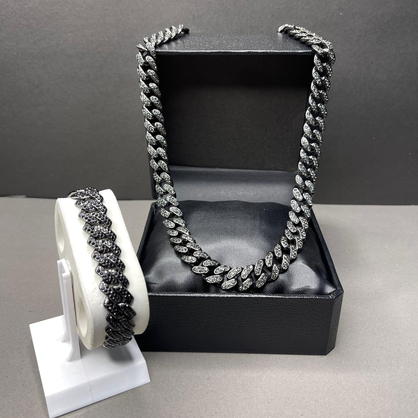 ⚫Black Moon: Chain & Bracelet Set